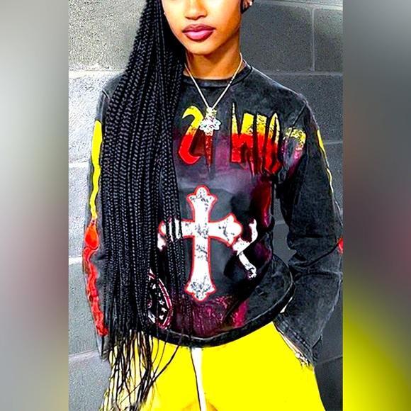 ⚡️Pain Is Art Pullover⚡️🖤 - Picture 3 of 6